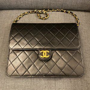 CHANEL - Matrasse Shoulder Chain Push Lock Flap Bag (1995) Quilted Lambskin vtg